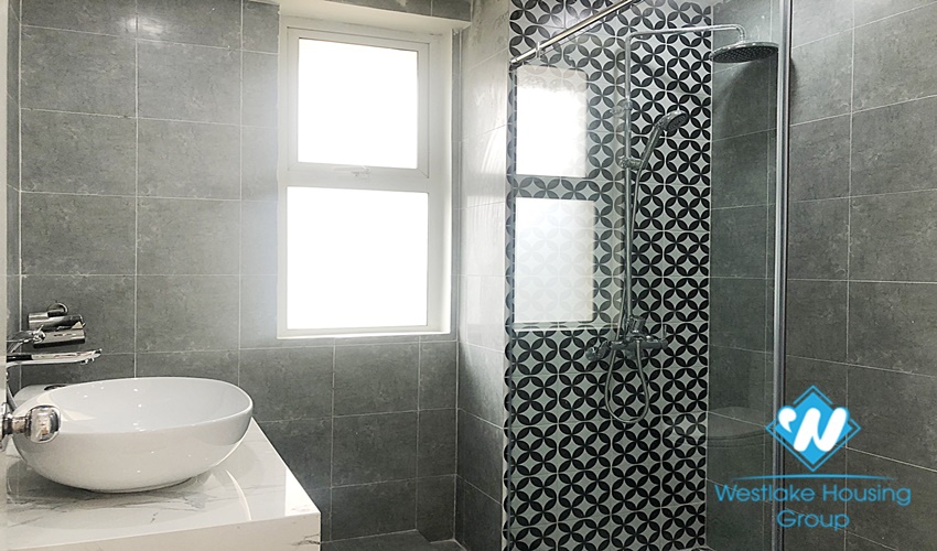 Three-bedroom, two-bathroom apartment not fully furnished, nice new house for rent